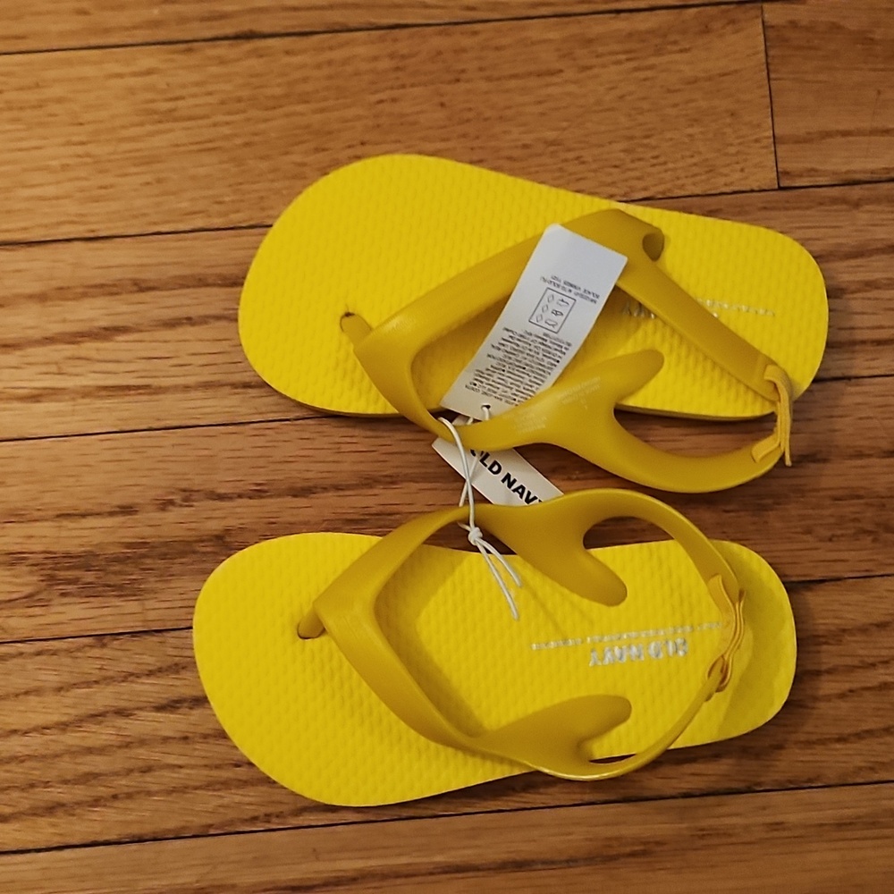 Yellow, Light blue polka dots & Navy  toddler flip flops sz 8 (3 pairs)